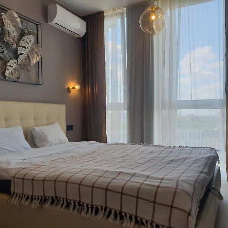 Nyvky Like Home - Fayna Town - Apt 398 Kiev Exteriör bild