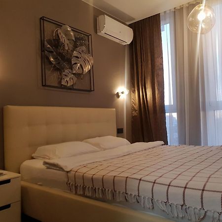 Nyvky Like Home - Fayna Town - Apt 398 Kiev Rum bild