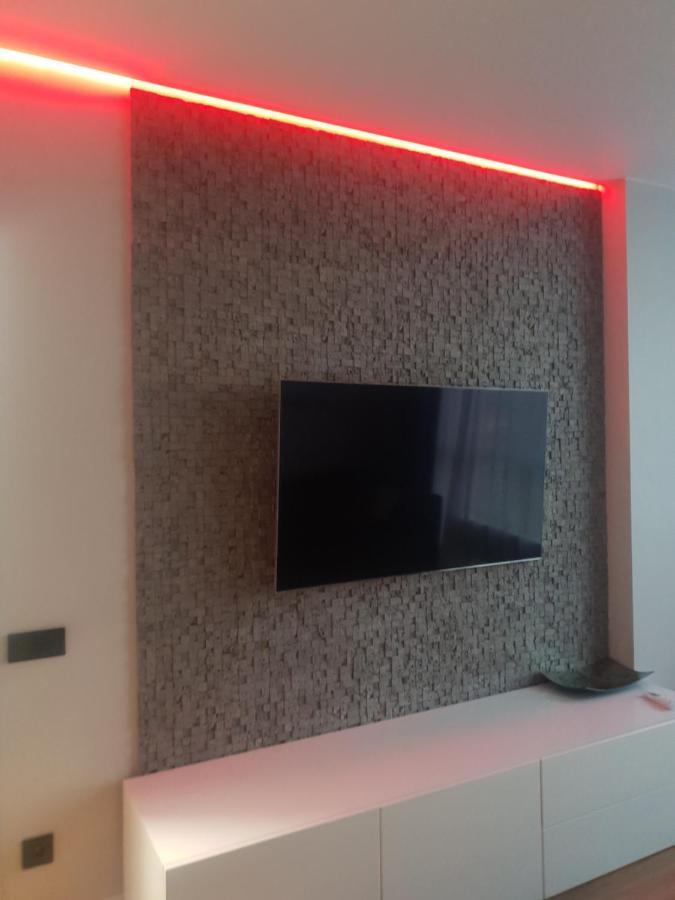 Nyvky Like Home - Fayna Town - Apt 398 Kiev Exteriör bild