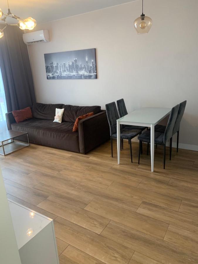 Nyvky Like Home - Fayna Town - Apt 398 Kiev Exteriör bild